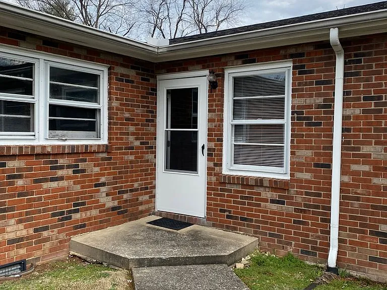 8 Lynn Terrace Ct — Photo 12