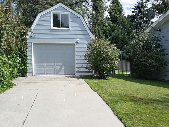 Separate garage