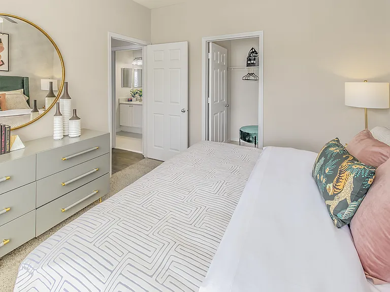 Tyvola Centre Apartments — Photo 17