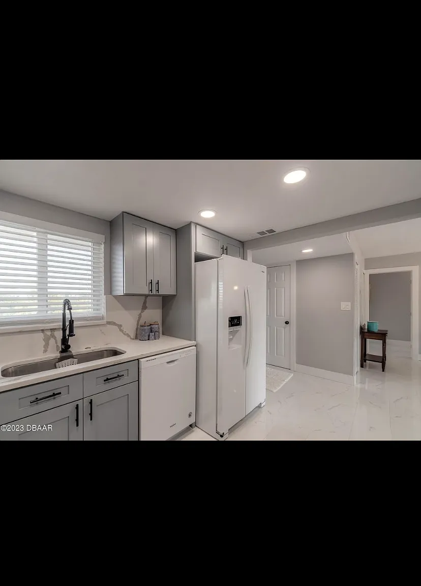 100 Silver Beach Ave — Photo 1