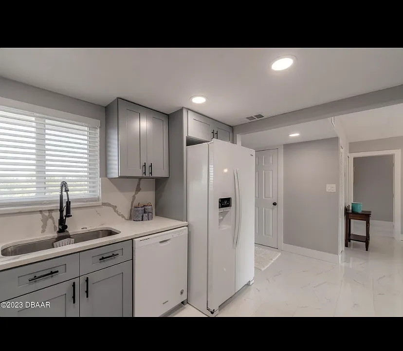 100 Silver Beach Ave
