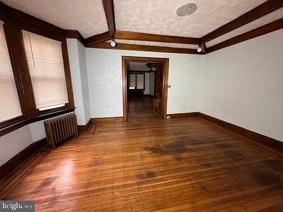 2nd image of 6146 W Columbia Ave