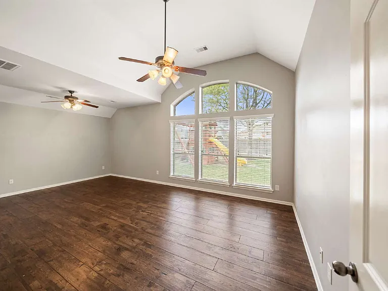 2818 Red Maple Dr — Photo 24