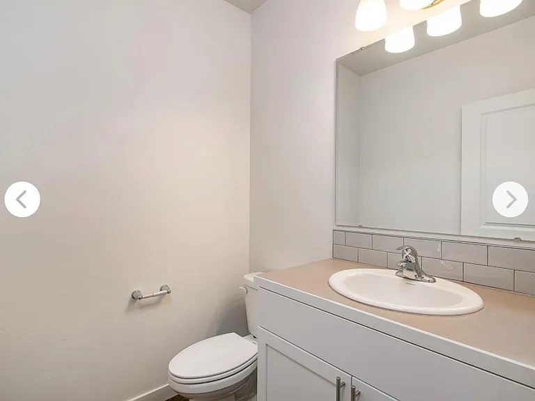 65 6th St N #1 — Photo 8