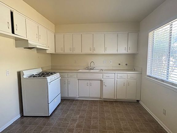 5th image of 11177-11179 Rosarita Dr