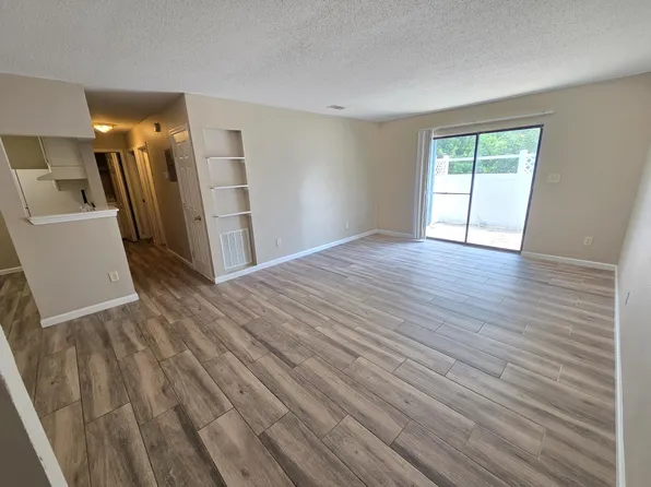 1610 Green Briar Pkwy APT 4, Gulf Breeze, FL 32563