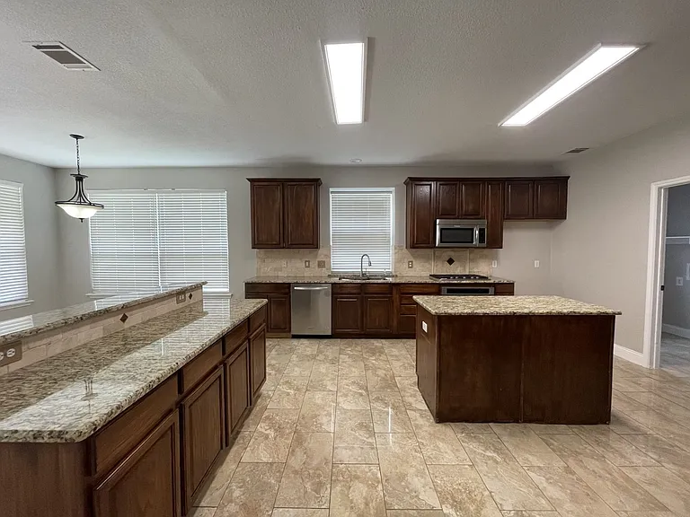 2911 Saint Jude Dr — Photo 10