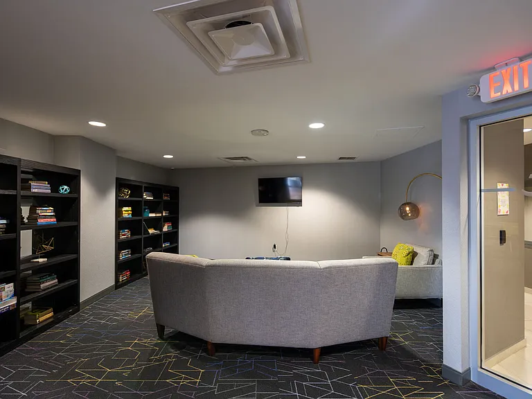University Club Apartments — Photo 39