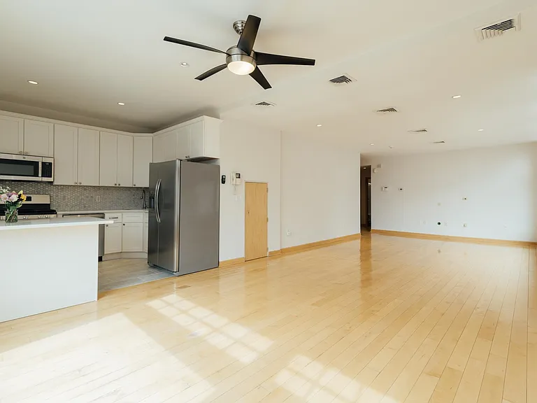 30 Park Ave #1 — Photo 7