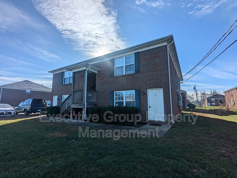 1st image of 103B Kenilworth Ct