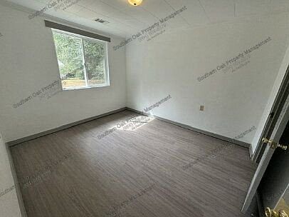 4th image of 216 Summit St