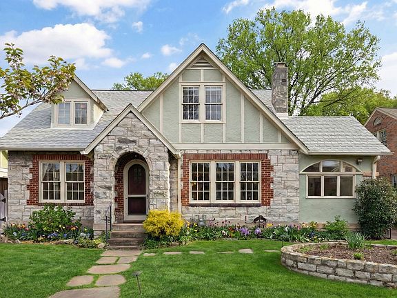 2nd image of 214 Lauderdale Rd