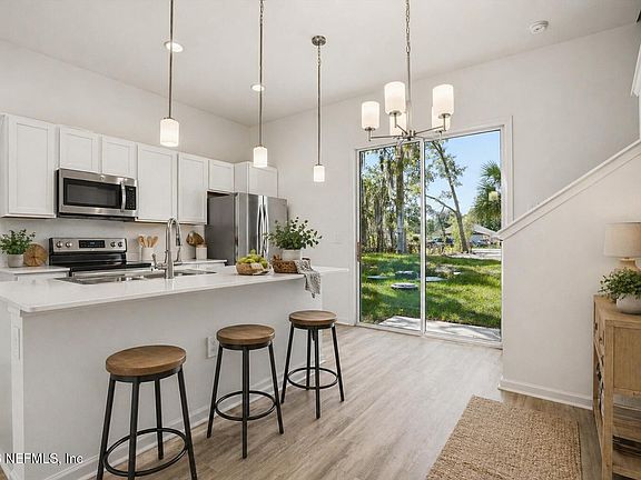 4th image of 2970 HARBISON Street