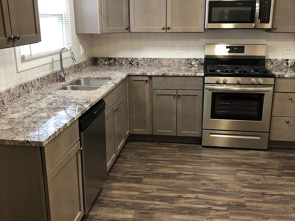 1st image of 2025 Williamsburg Dr