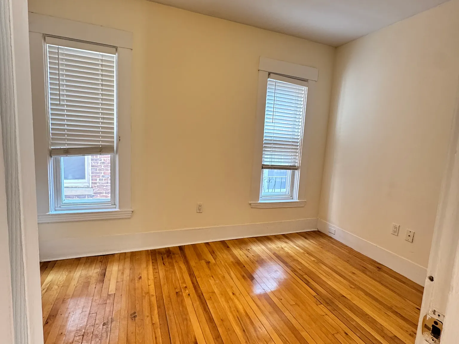 2 bed, 9999 sqft, $2,600 — Photo 4