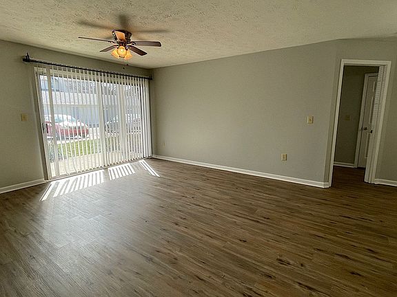 5th image of 8314 Glenwillow Ln