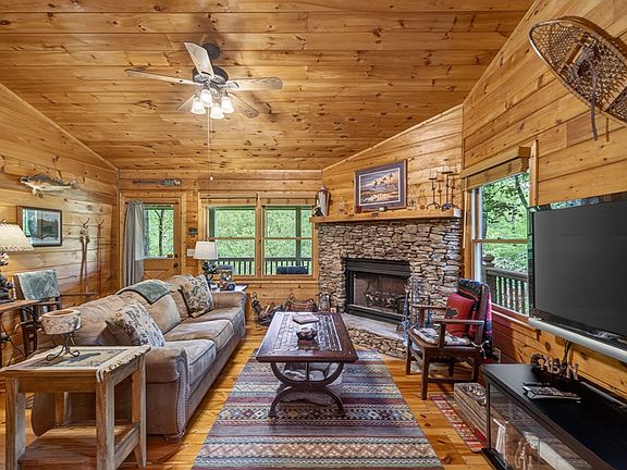 2nd image of 203 Mountain View Dr