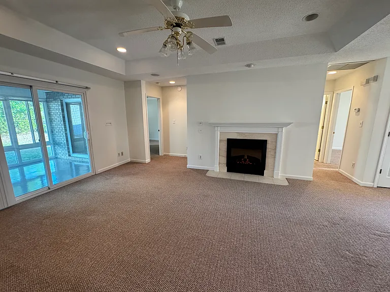 4091 Lakeshore Dr — Photo 10
