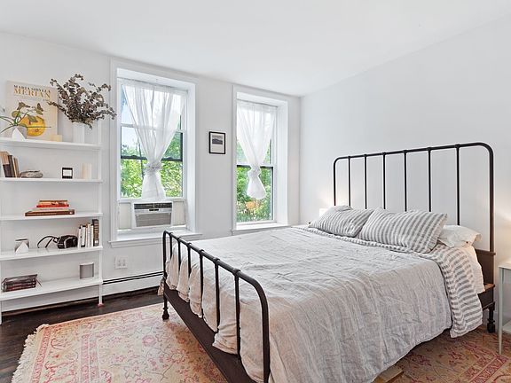 3rd image of 355 Saint Johns Pl APT 3C