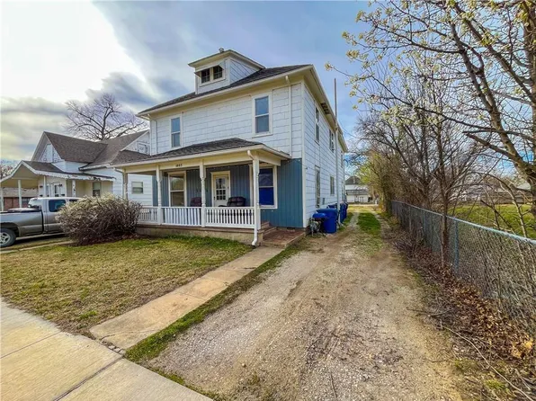 1003 W 9th St, Coffeyville, KS 67337