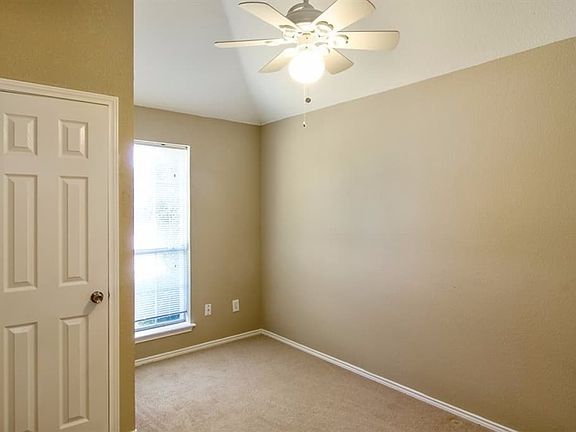 3rd image of 2505 Copperfield Ln