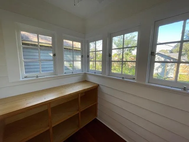 2741 Burlington Ave N — Photo 17