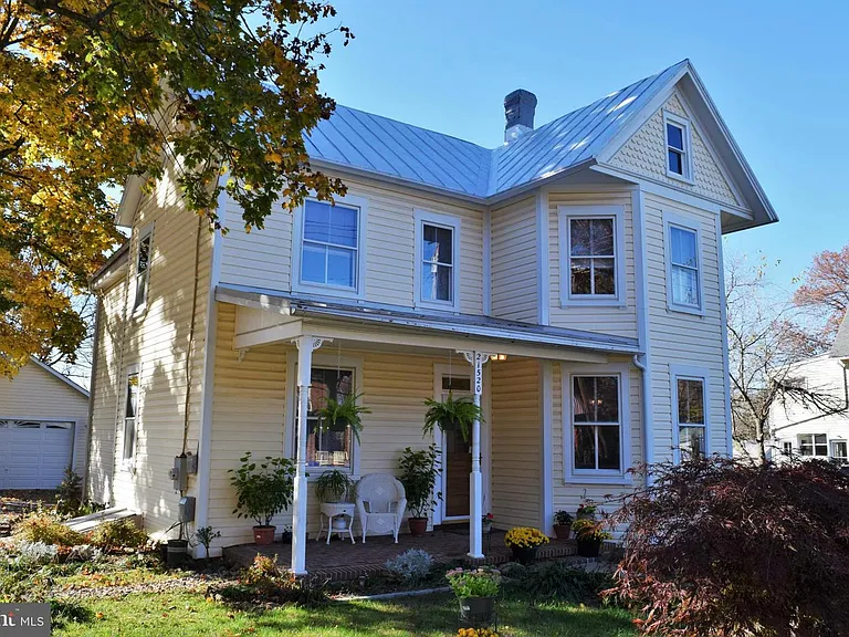 21520 Laytonsville Rd — Photo 2