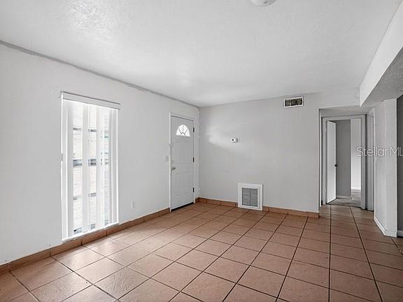 4th image of 1668 W Waycross Cir