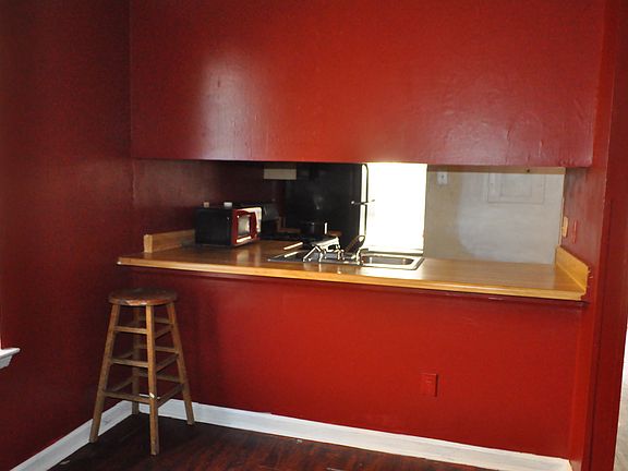 4th image of 2051 Charter Ln #2051