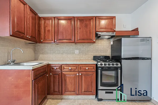 Rented by Lisa Management Inc | media 12