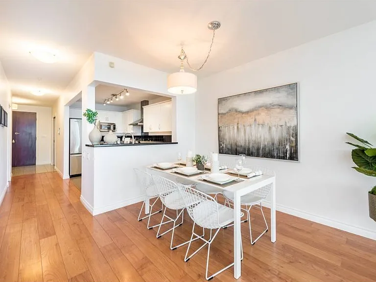 1600 Hornby St #703 — Photo 6