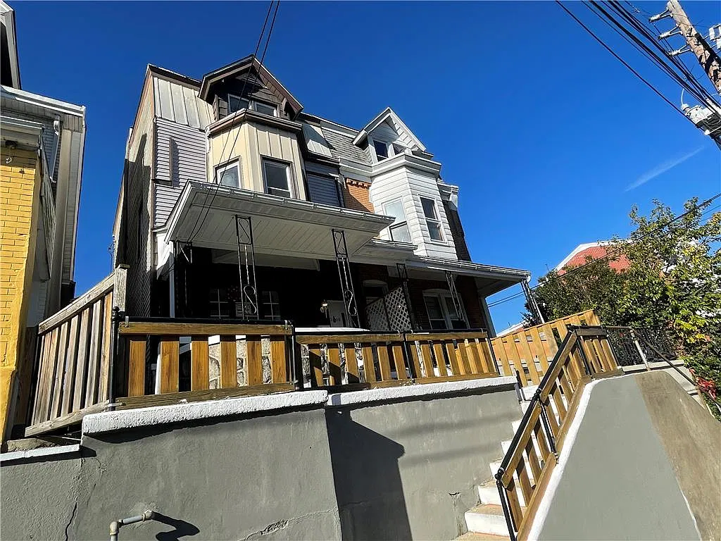 4 bed, 1.0 bath, 1935 sqft, $2,500 — Photo 3