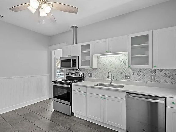 Kitchen - 2nd bedroom through door near stove