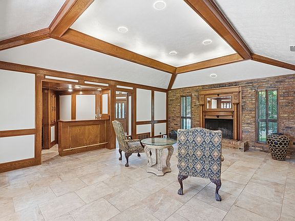 3rd image of 9435 Spring Hollow Dr