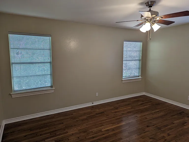 1823 Mariposa Dr — Photo 10
