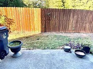 2068 Executive Dr — Photo 2