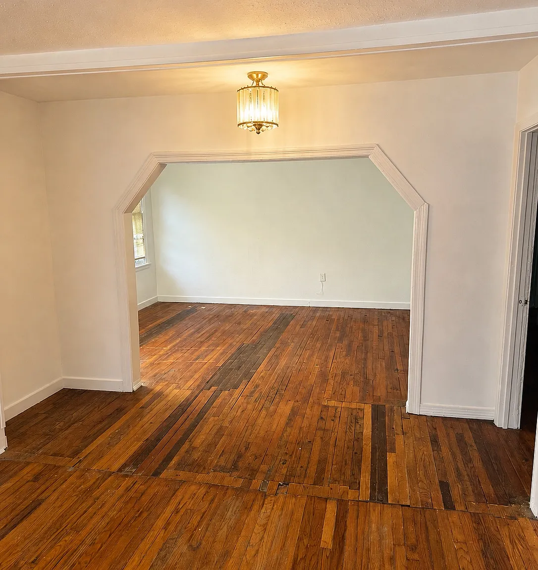2314 Rhodes Ave — Photo 4