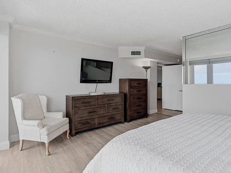 4280 Galt Ocean Dr #L — Photo 12