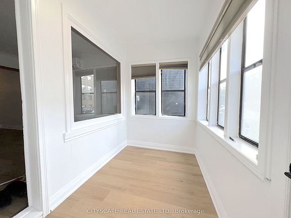 4th image of 195 Islington Ave