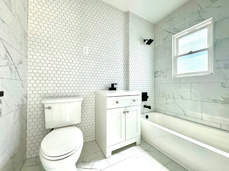 279 Redondo Ave #B — Photo 12