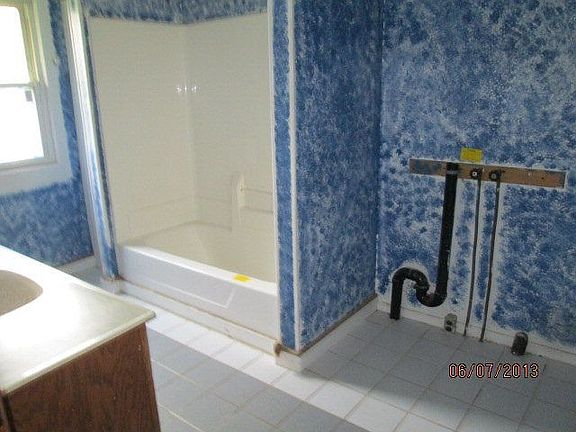 5th image of 112 Bahl Ave
