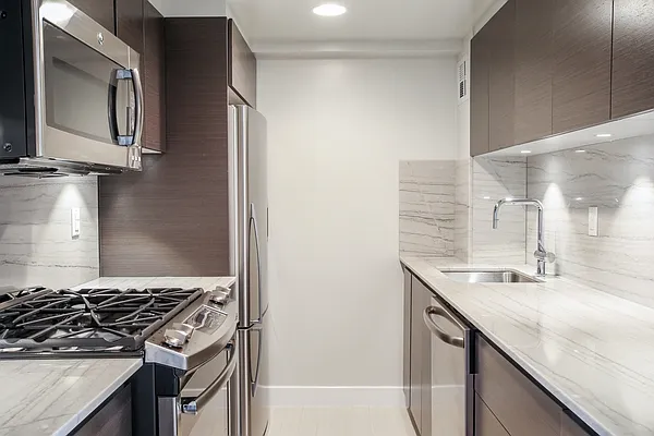 Rented by Stonehenge NYC LLC | media 4