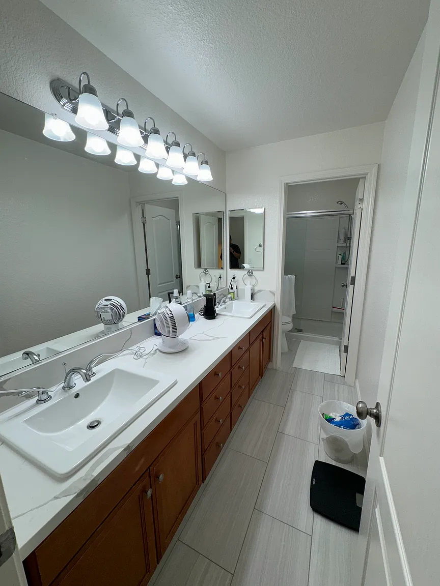 4020 N Berkeley Ave photo 1