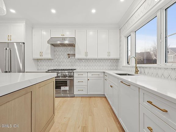 3rd image of 43 High St