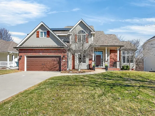 115 56th St, West Des Moines, IA 50266