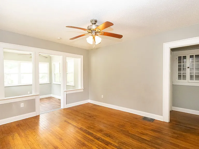 1812 John Ross Rd — Photo 6