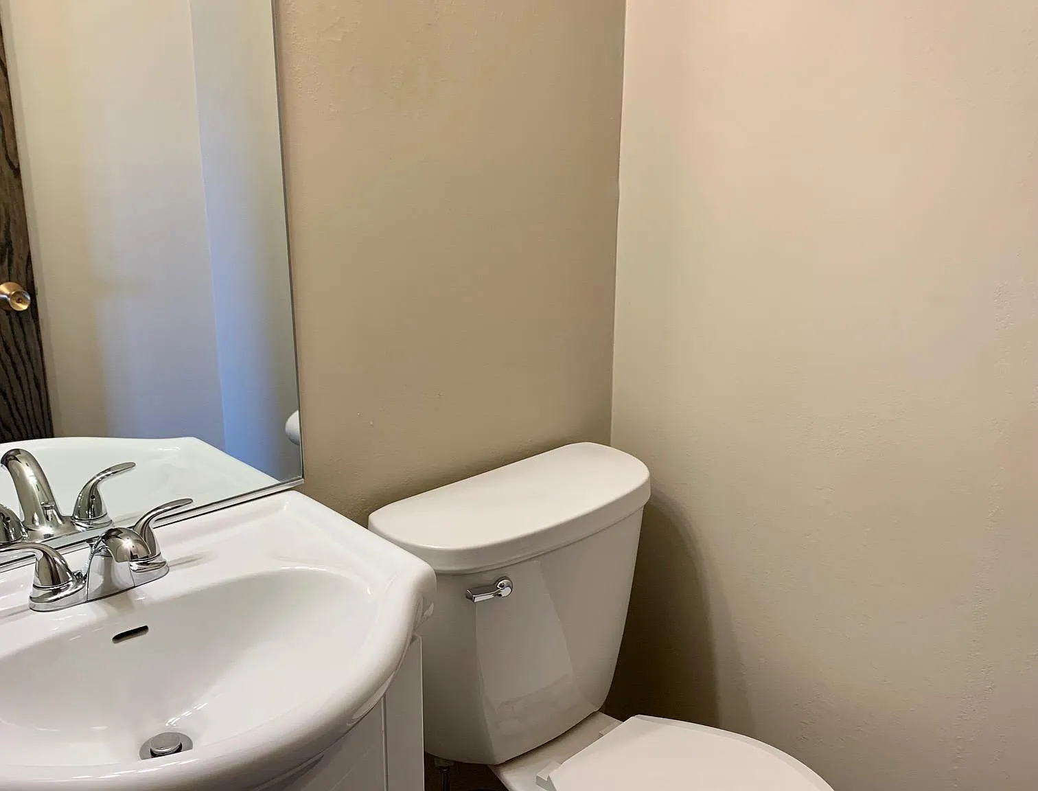 2 bed, 1.5 bath, 1300 sqft, $1,000 — Photo 3