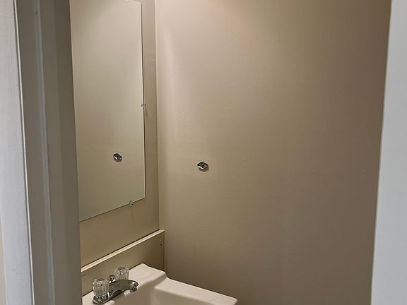 5th image of 621 Range End Rd APT 10