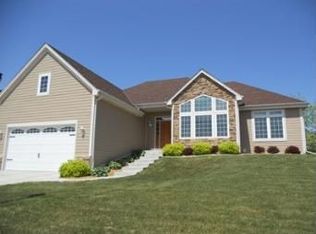 2122 Patrick Ln, Waukesha, WI 53188