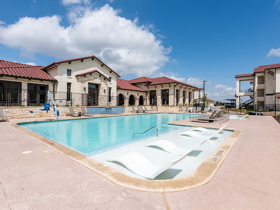 Resort-Style Pool